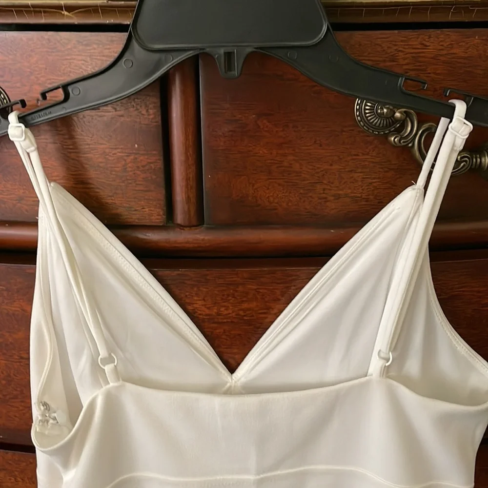 EXPRESS LWD (Little White Dress) 🌹 - Picture 5 of 8